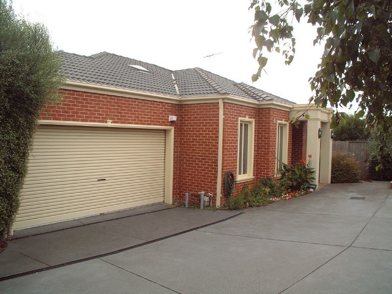 2/13 Amelia Street, Doncaster East VIC 3109