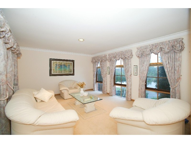 4 Leanne Court, Doncaster East VIC 3109