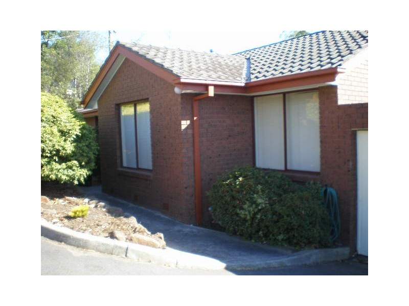 1/12 Hamilton Crescent, Doncaster East VIC 3109