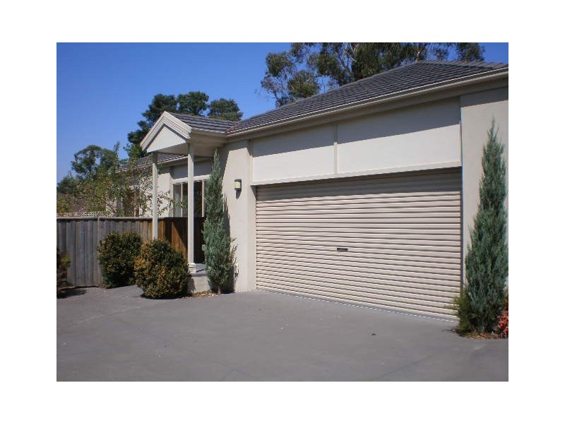 2/57 Surrey Road, Blackburn North VIC 3130