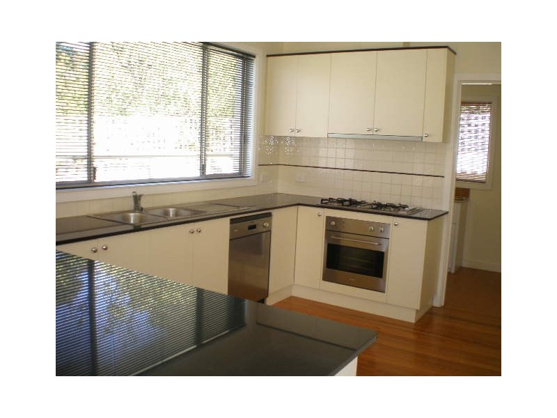 2/57 Surrey Road, Blackburn North VIC 3130