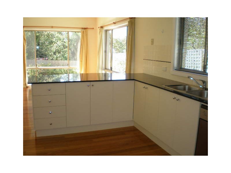 2/57 Surrey Road, Blackburn North VIC 3130