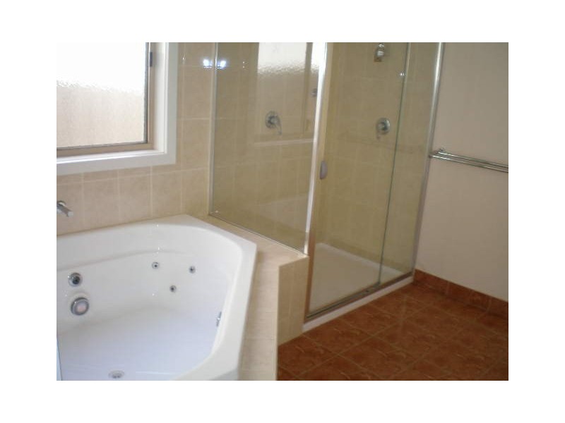 2/57 Surrey Road, Blackburn North VIC 3130