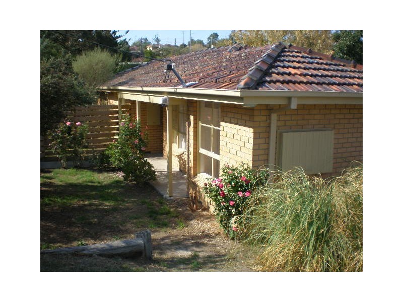 1/4 Kandanga Grove, Bulleen VIC 3105