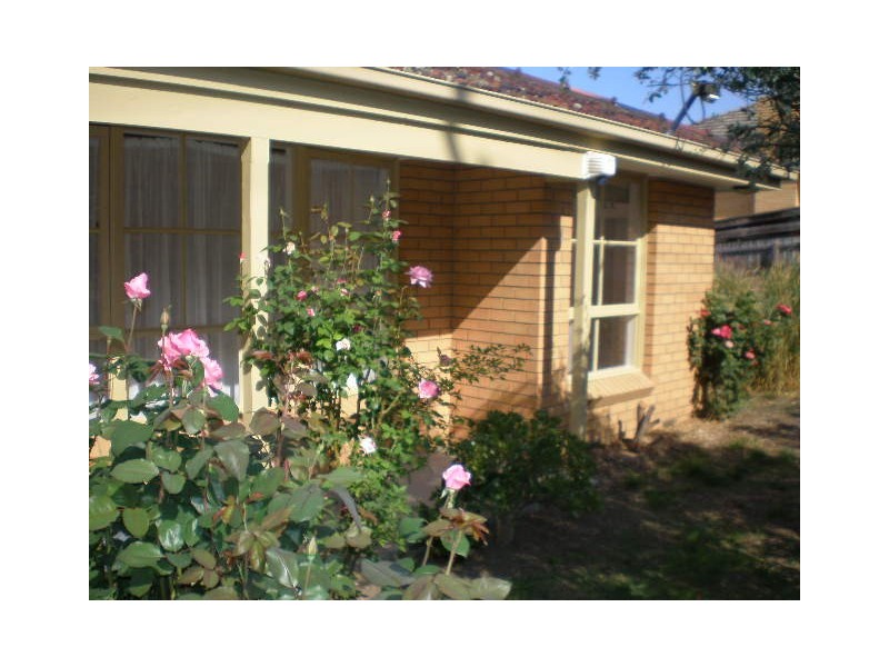 1/4 Kandanga Grove, Bulleen VIC 3105