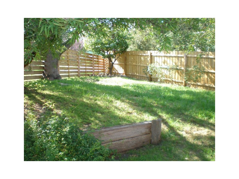 1/4 Kandanga Grove, Bulleen VIC 3105