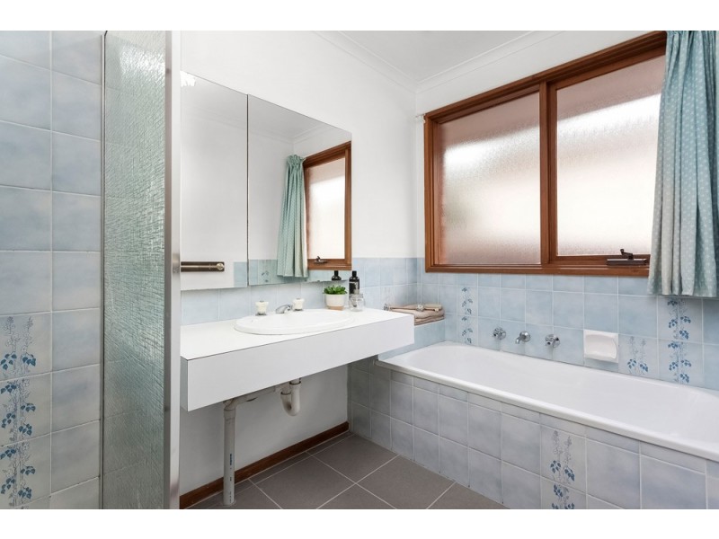 15 Clontarf Crescent, Templestowe VIC 3106