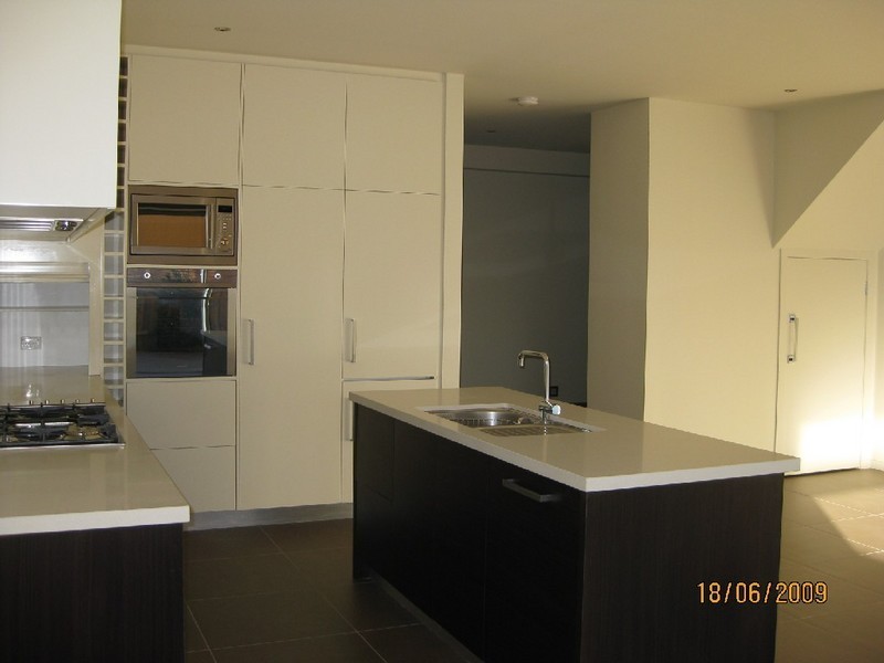 18B, 18-20 Churchill Street, Doncaster East VIC 3109