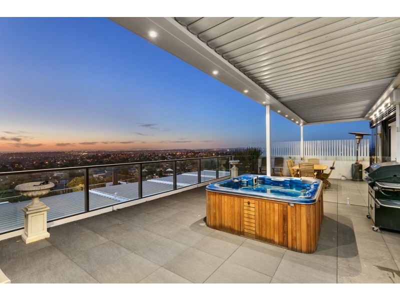 703/5 Sovereign Point Court, Doncaster VIC 3108