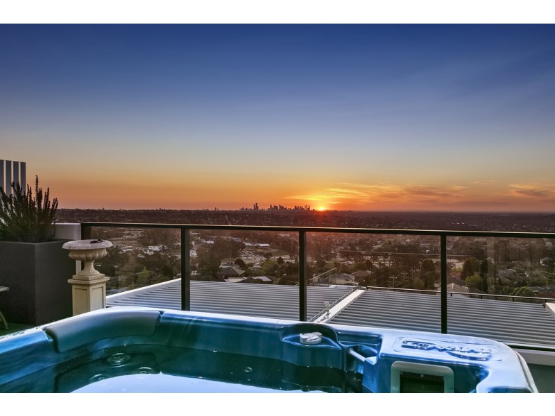 703/5 Sovereign Point Court, Doncaster VIC 3108