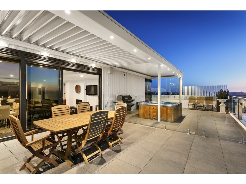 703/5 Sovereign Point Court, Doncaster VIC 3108