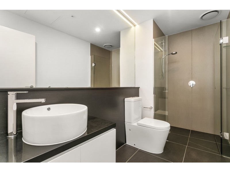 703/5 Sovereign Point Court, Doncaster VIC 3108