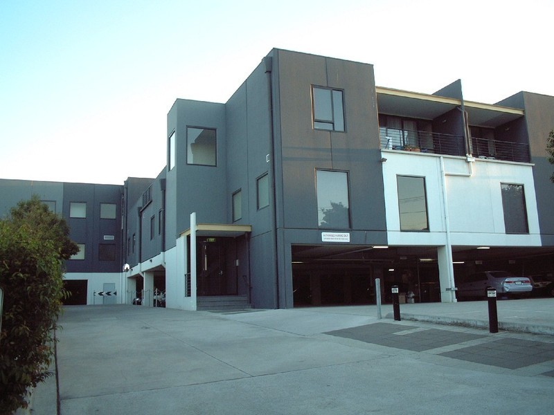 3/2A Acacia Street, Doncaster East VIC 3109