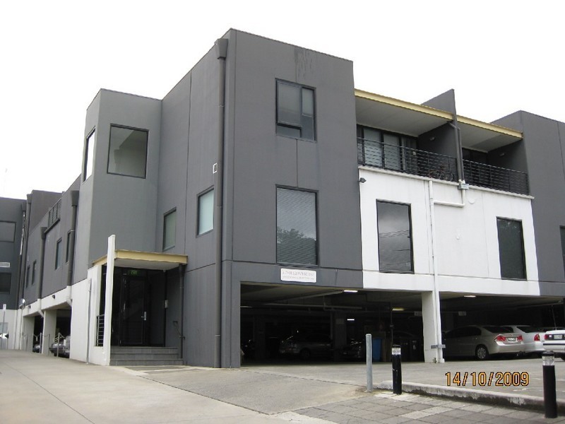 3/2A Acacia Street, Doncaster East VIC 3109