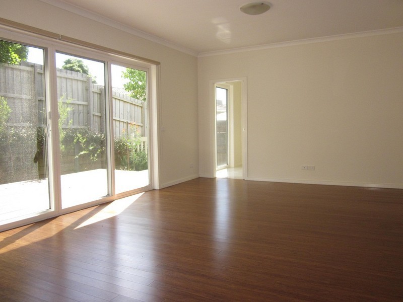 2/95 Leeds Street, Doncaster East VIC 3109