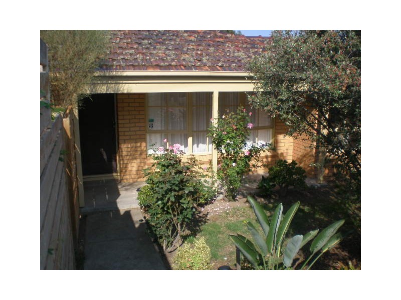 1/4 Kandanga Grove, Bulleen VIC 3105