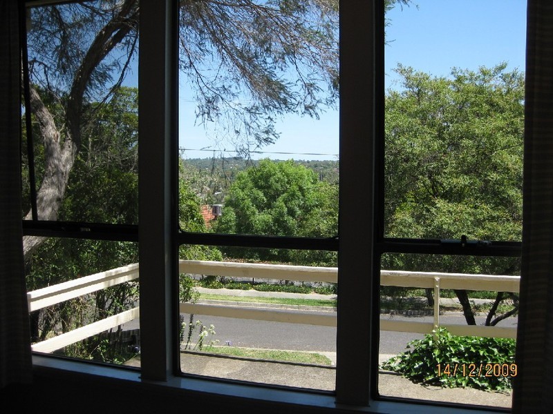 1 Malcolm Crescent, Doncaster VIC 3108