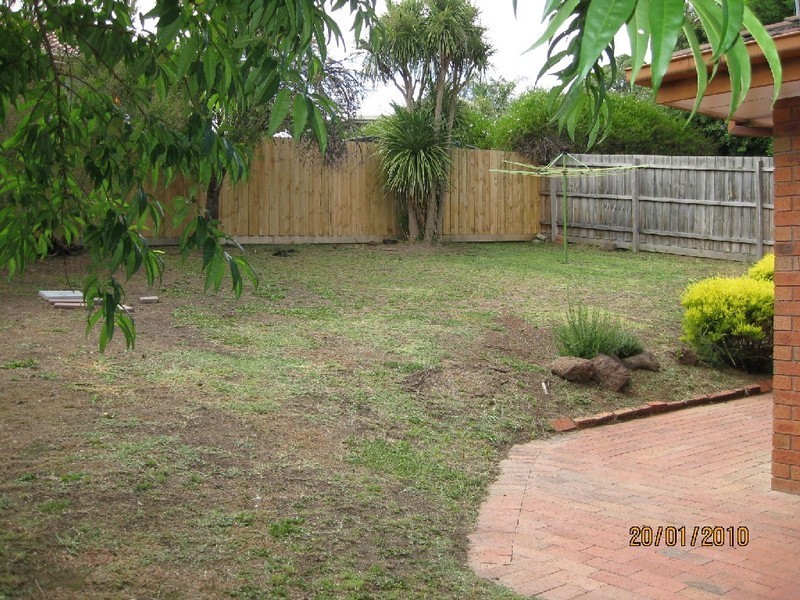 15 Clontarf Crescent, Templestowe VIC 3106