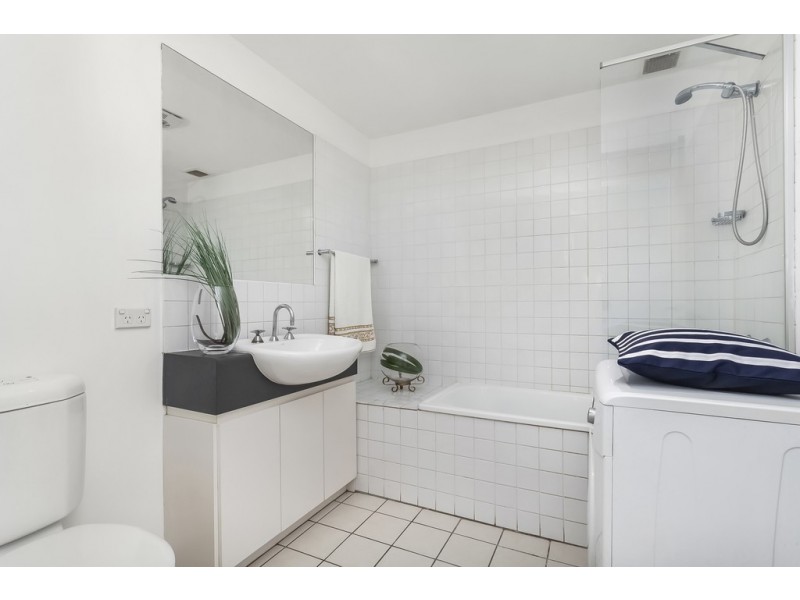 906/70 Speakmen Street, Kensington VIC 3031