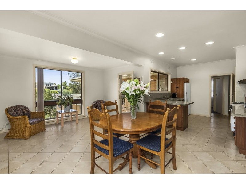 4 Koolkuna Ave, Doncaster VIC 3108