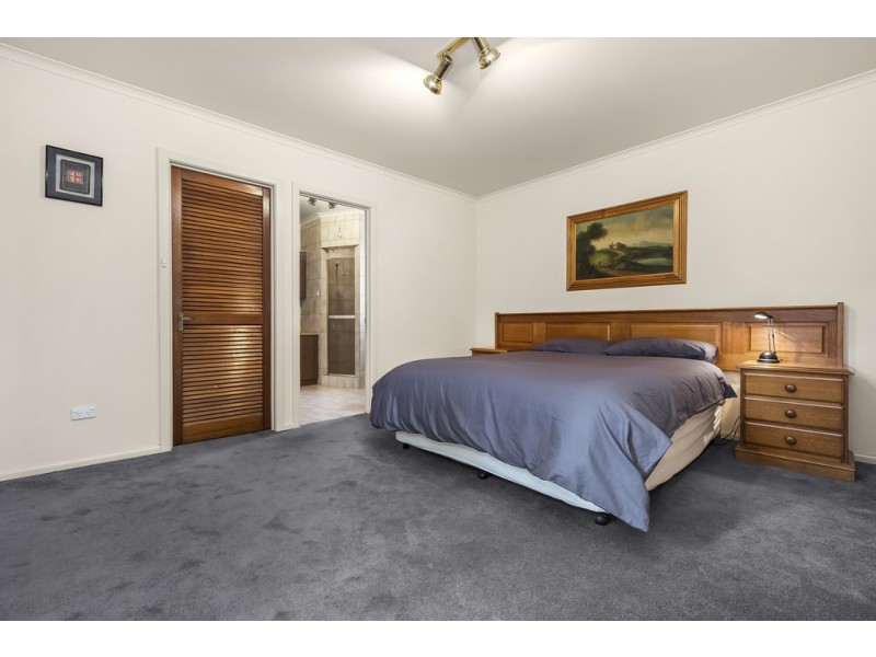 4 Koolkuna Ave, Doncaster VIC 3108