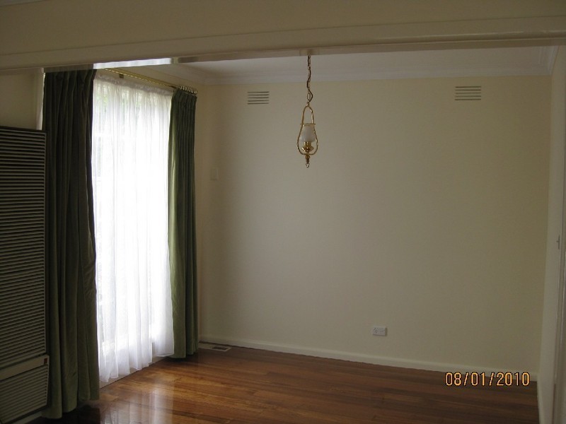 27 Glenfern Avenue, Doncaster VIC 3108