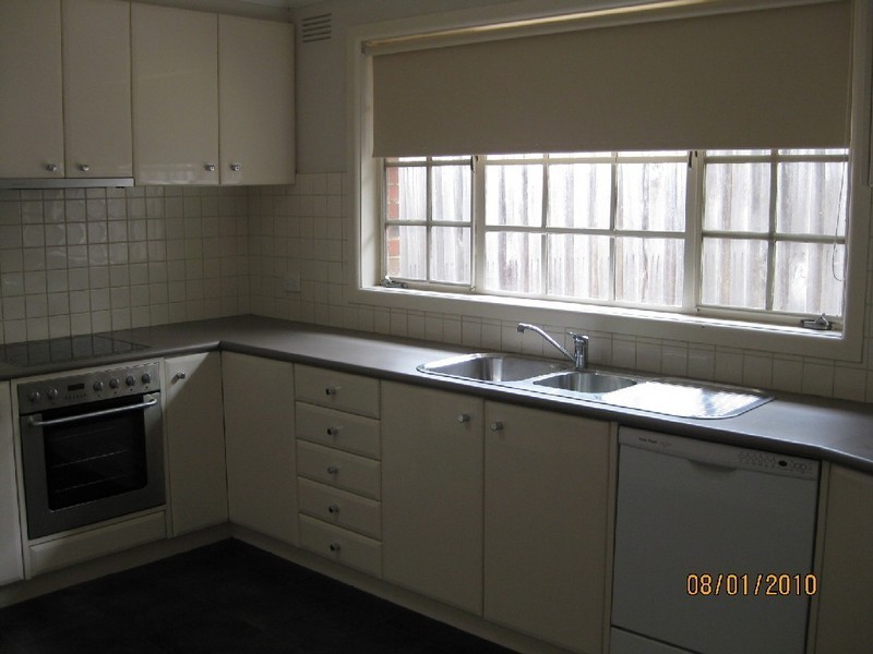 27 Glenfern Avenue, Doncaster VIC 3108