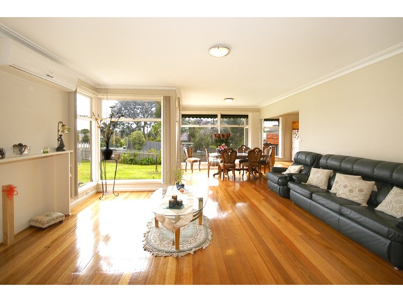 2 Debra Way, Doncaster East VIC 3109