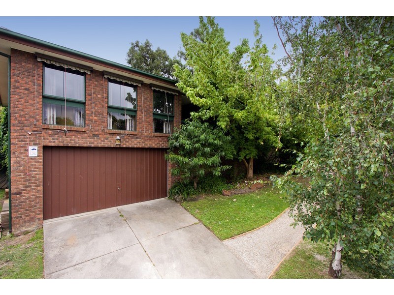 16 Devlaw Drive, Doncaster East VIC 3109