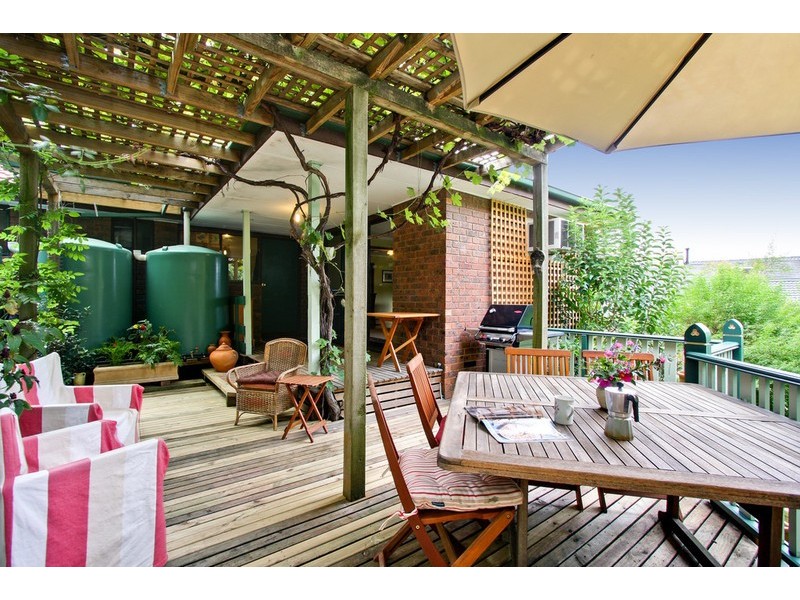 16 Devlaw Drive, Doncaster East VIC 3109