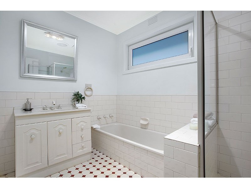 16 Astelot Drive, Donvale VIC 3111