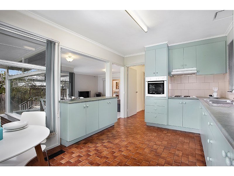 16 Astelot Drive, Donvale VIC 3111