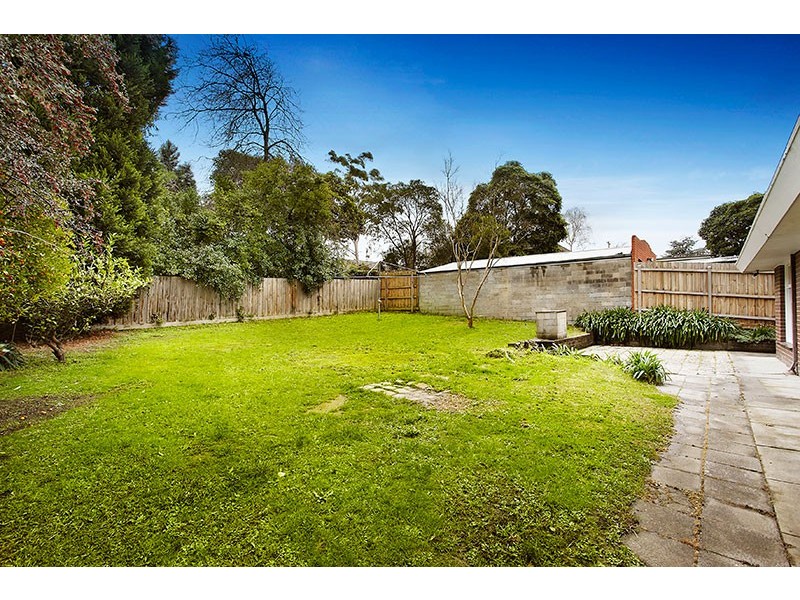 16 Astelot Drive, Donvale VIC 3111