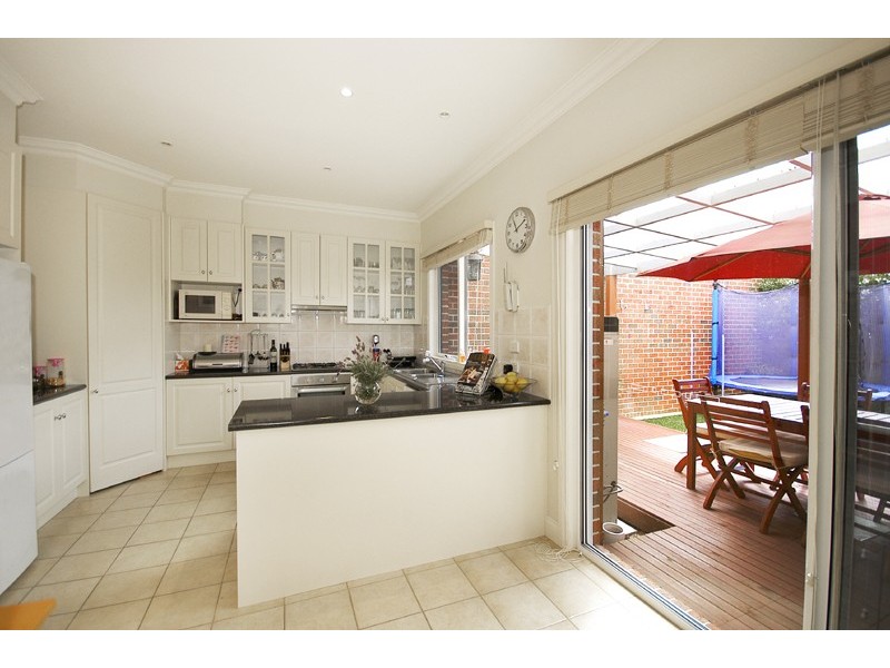 1/25 Beverley Street, Doncaster East VIC 3109