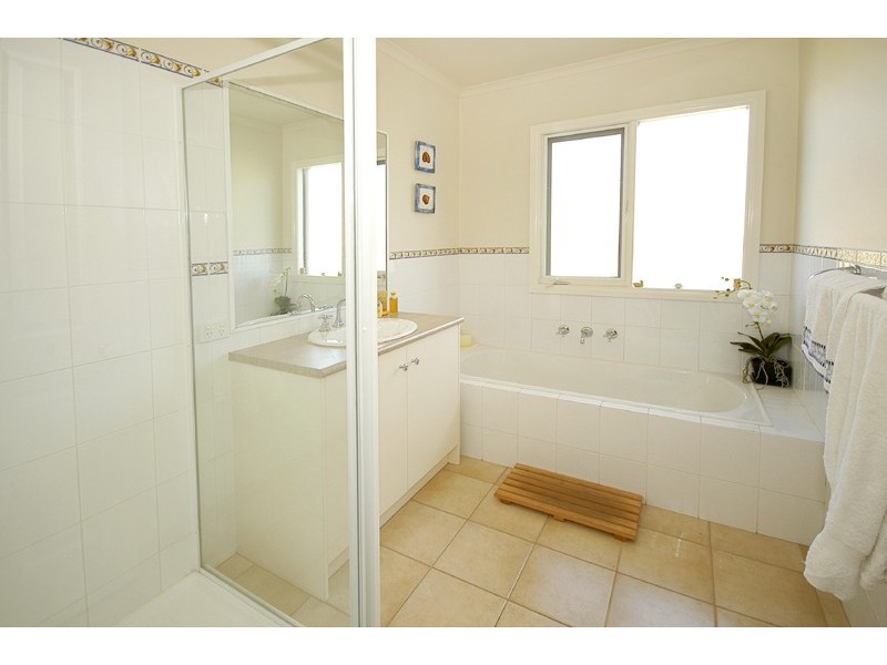 1/25 Beverley Street, Doncaster East VIC 3109