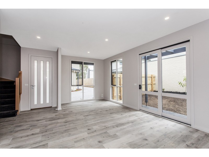 3/13 Mountain View Road, Kilsyth VIC 3137