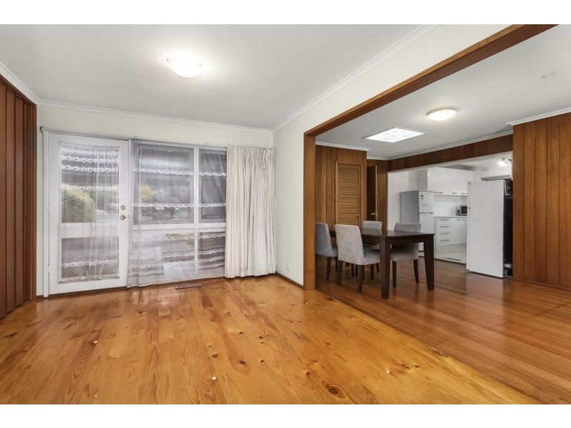 8 Lansell Drive, Doncaster VIC 3108