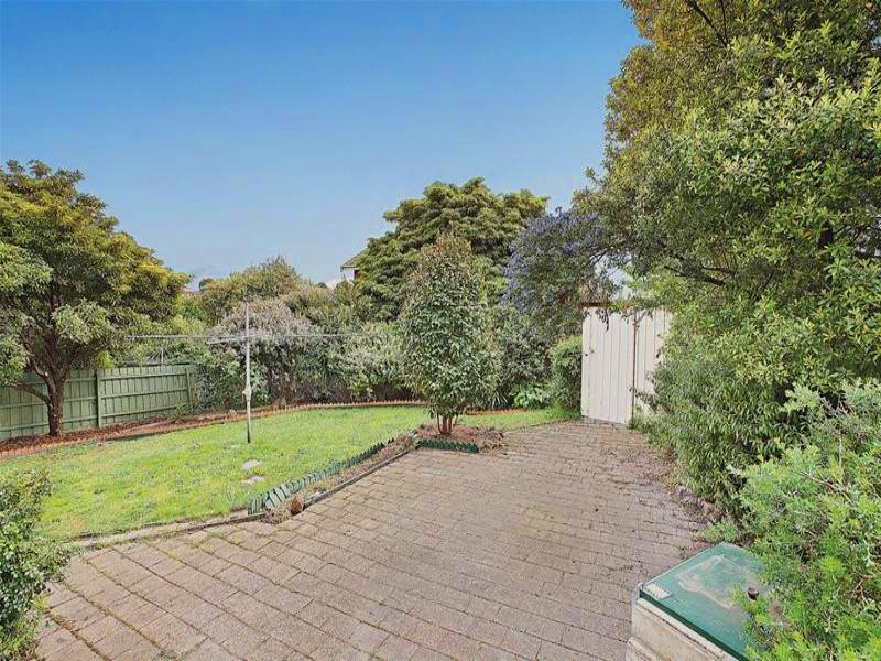 8 Lansell Drive, Doncaster VIC 3108