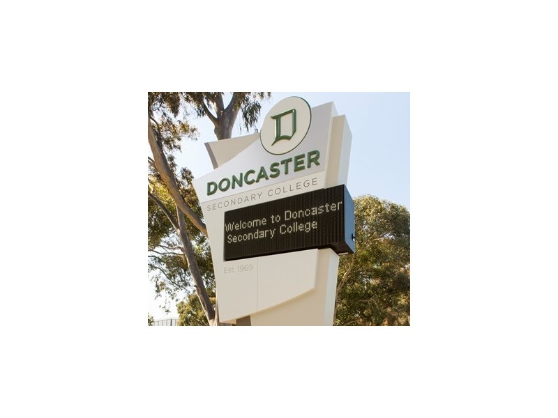 8 Lansell Drive, Doncaster VIC 3108