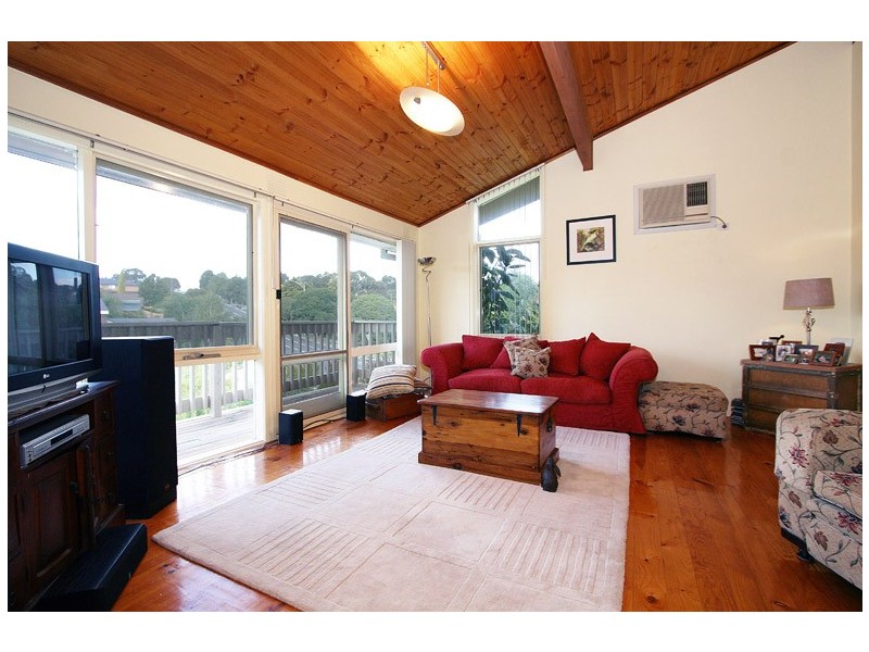 1 Laurie Road, Doncaster East VIC 3109