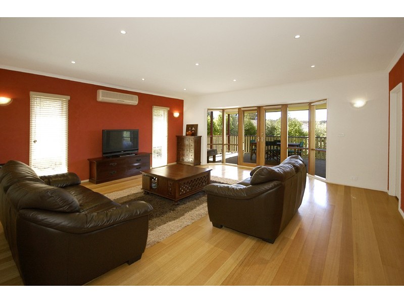 9 Santiago Street, Doncaster VIC 3108