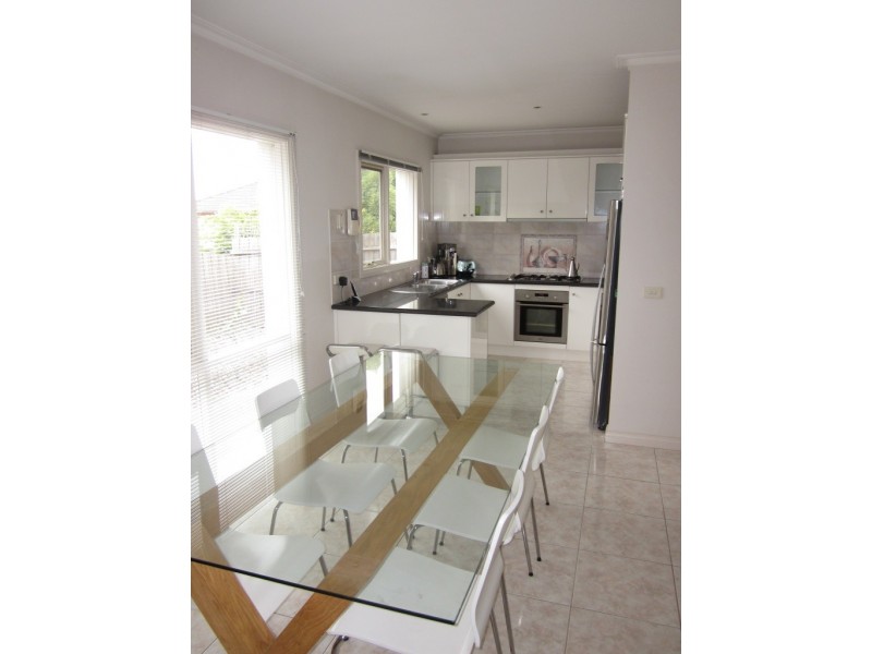 3/4 Cherry Blossom Court, Doncaster East VIC 3109