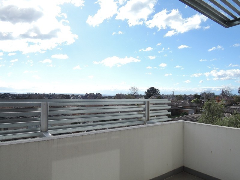 9/885-889 Doncaster Road, Doncaster East VIC 3109