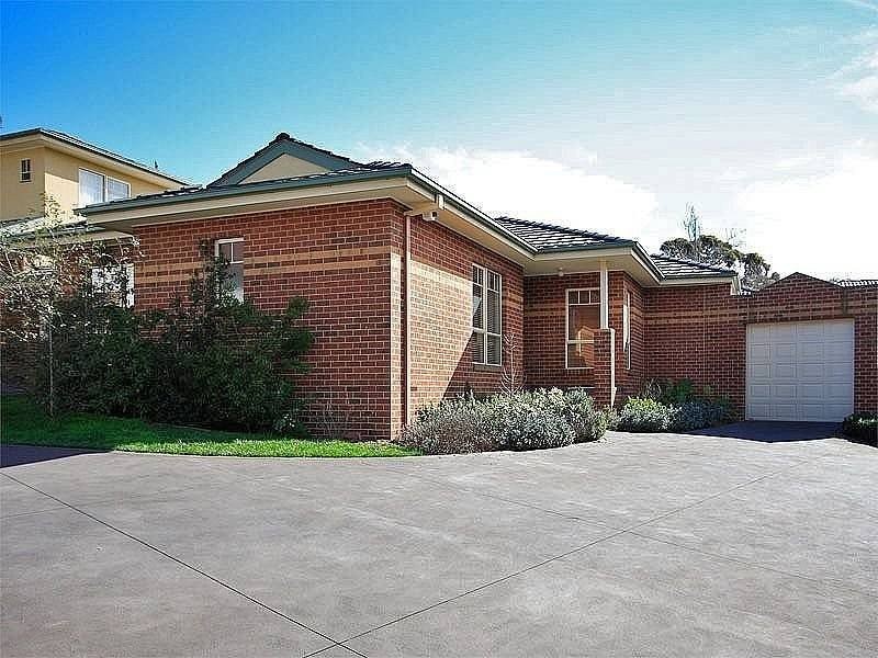 2/3 Frankcom Street, Blackburn VIC 3130