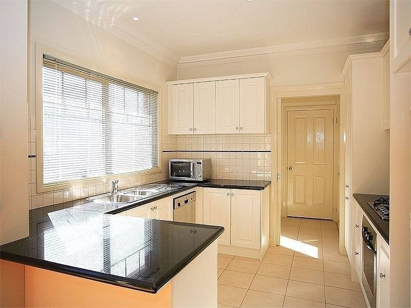 2/3 Frankcom Street, Blackburn VIC 3130