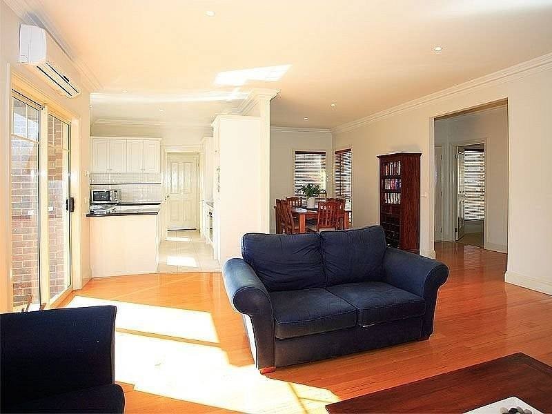 2/3 Frankcom Street, Blackburn VIC 3130