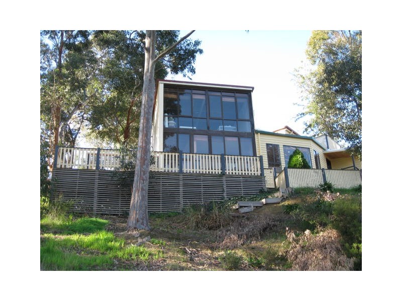 33 Lawanna Drive, Templestowe VIC 3106