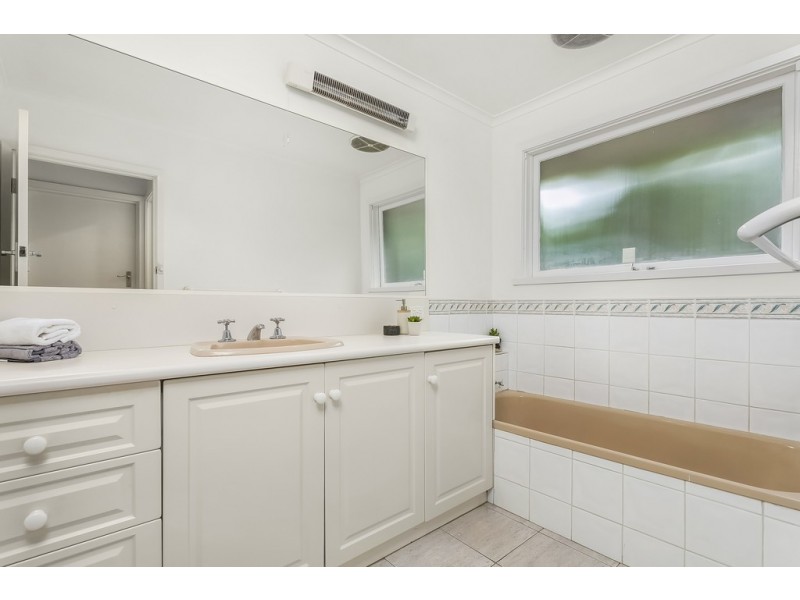 4 White Way, Bulleen VIC 3105