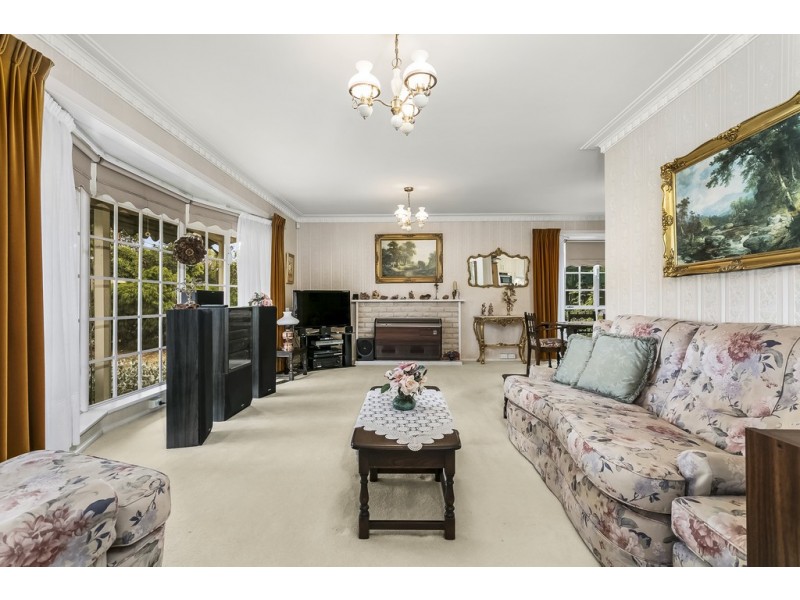 2 Arawata Drive, Doncaster East VIC 3109