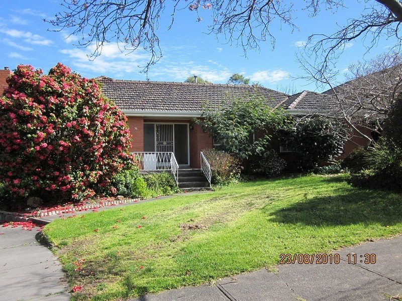 36 Larkspur Avenue, Doncaster VIC 3108